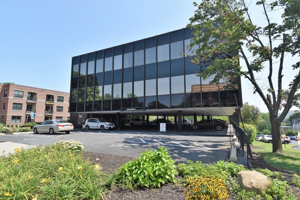 18 North Main Street, West Hartford, CT 06107